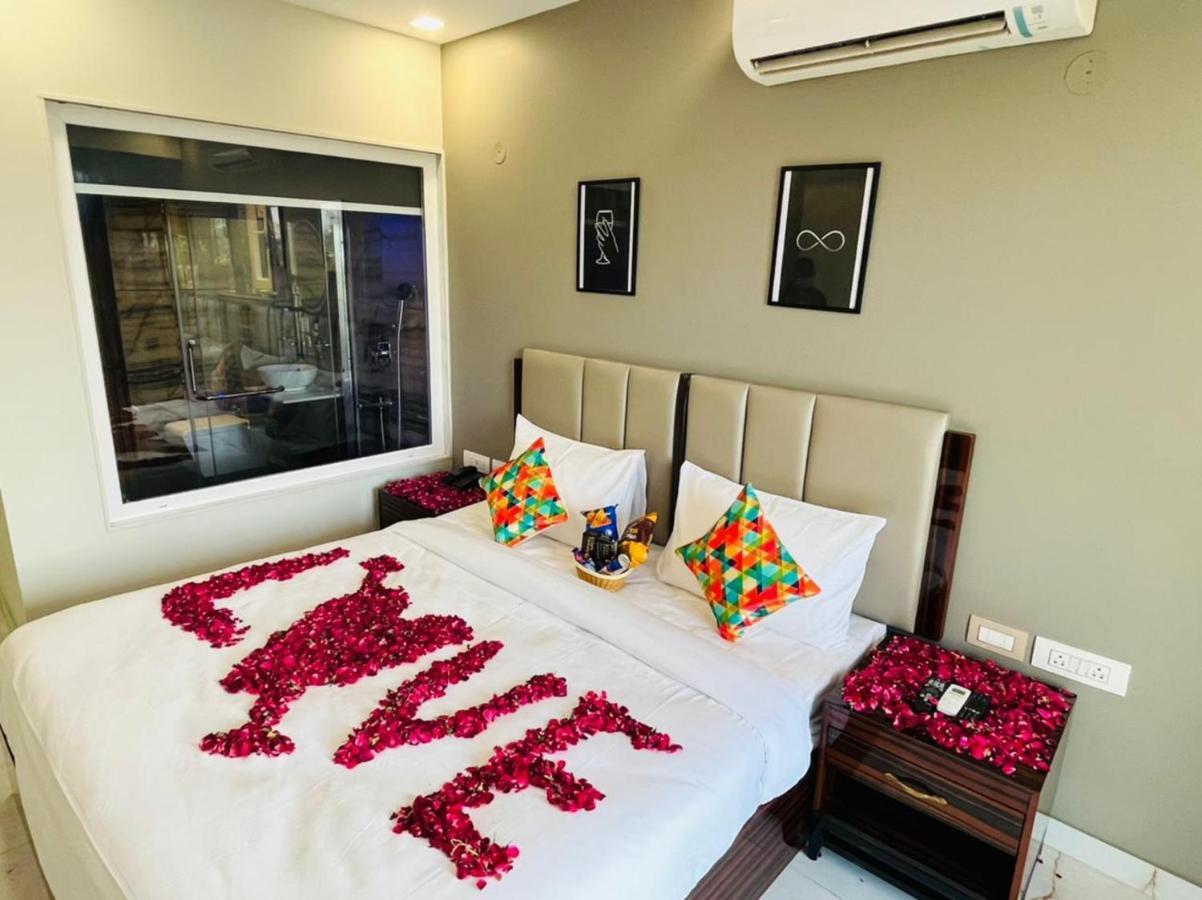 Vaabi Saabi Hotel คูร์เคาน์ ภายนอก รูปภาพ