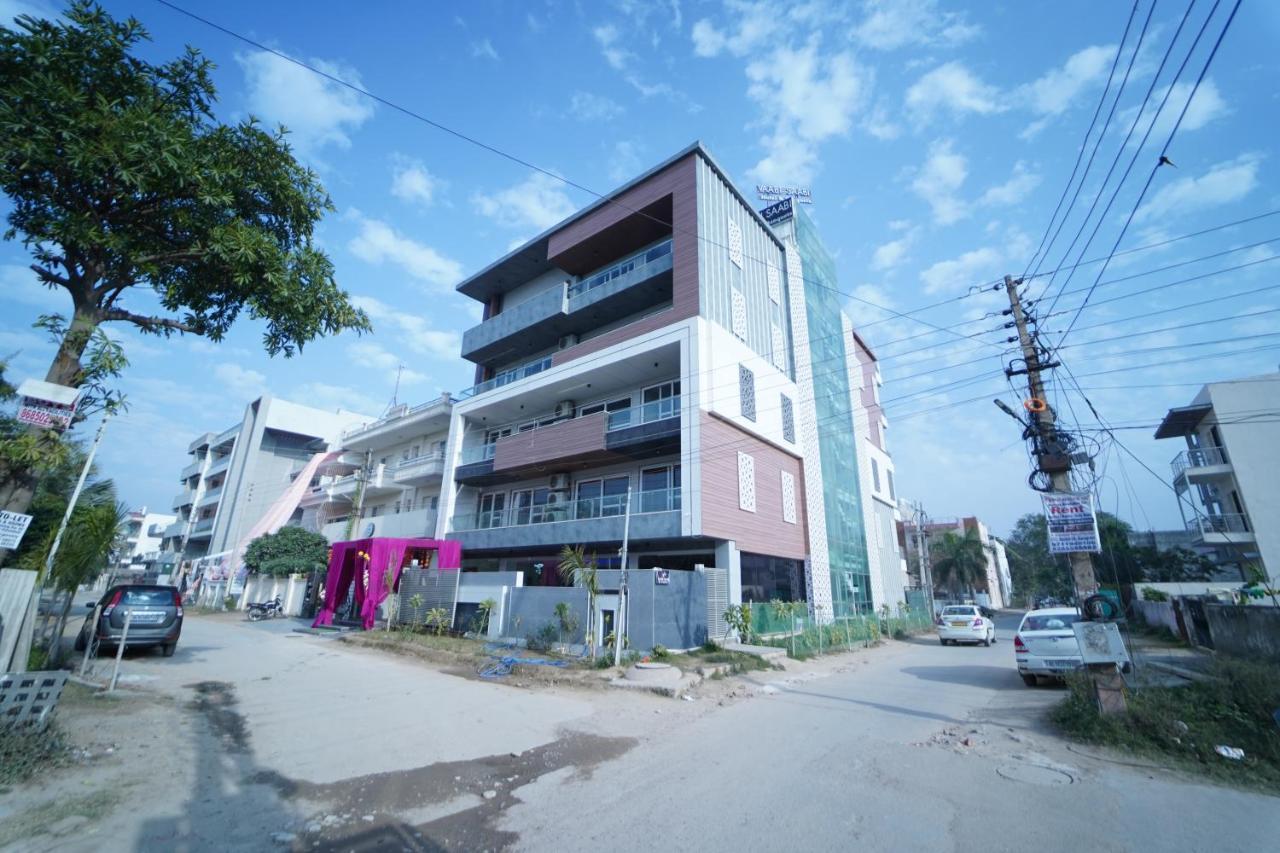 Vaabi Saabi Hotel คูร์เคาน์ ภายนอก รูปภาพ